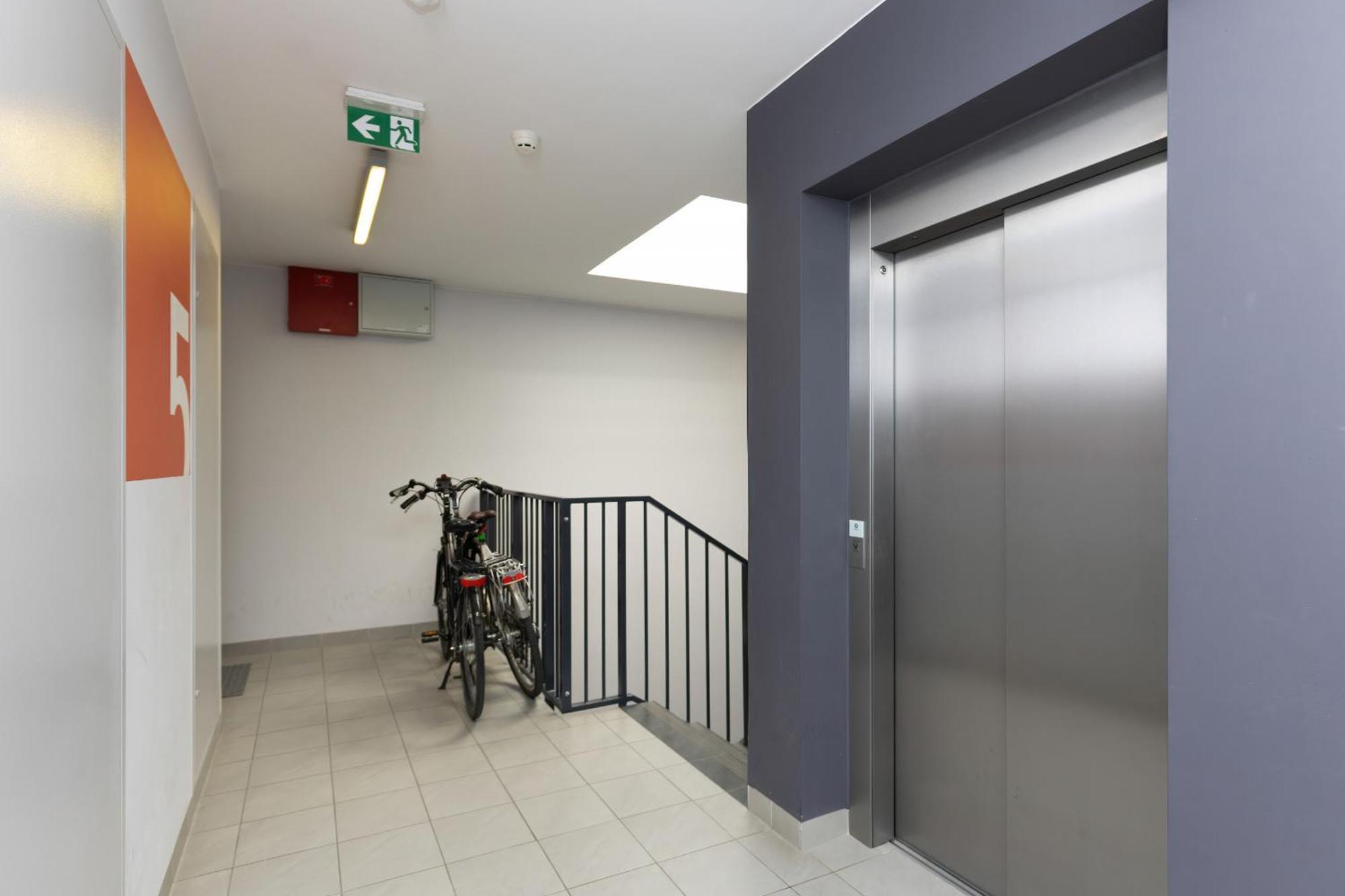 Podgorze Lipska Pet-Friendly Apartment With Balcony And Parking By Renters Prestige Cracovie Extérieur photo