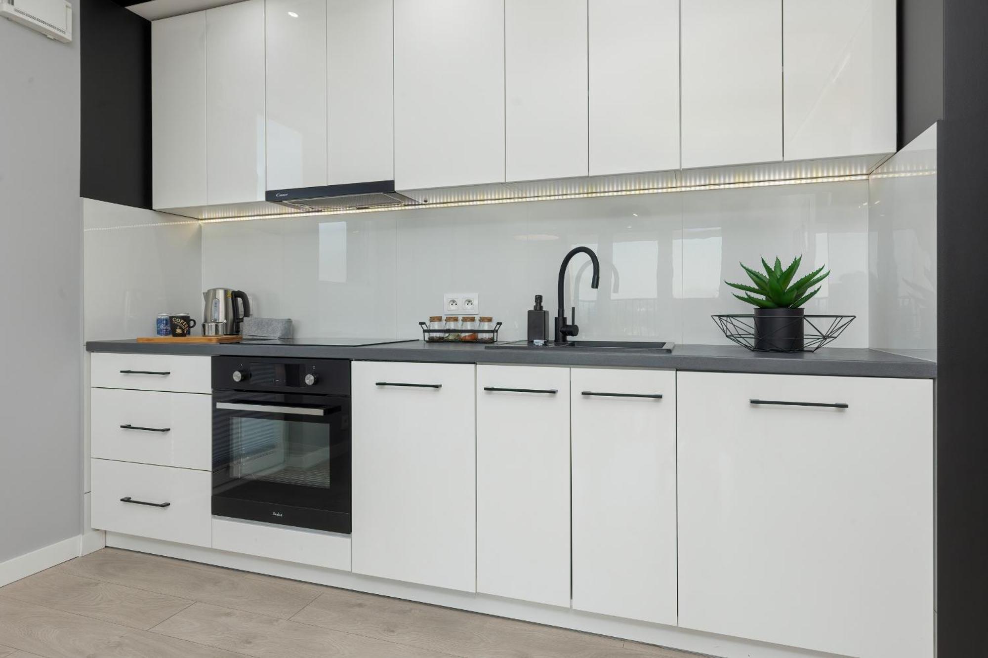 Podgorze Lipska Pet-Friendly Apartment With Balcony And Parking By Renters Prestige Cracovie Extérieur photo